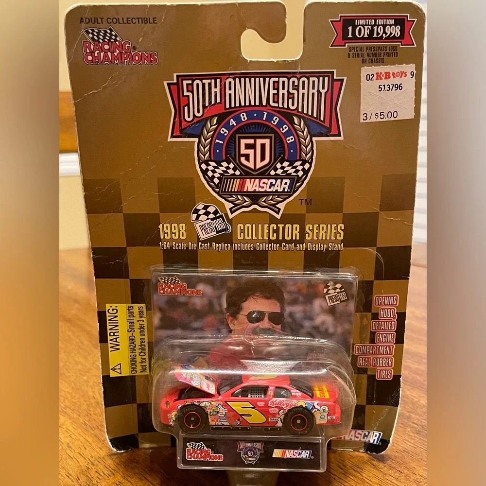 Lot of 7 NASCAR 1/64 Diecast Collectible Cars with Superstar Drivers